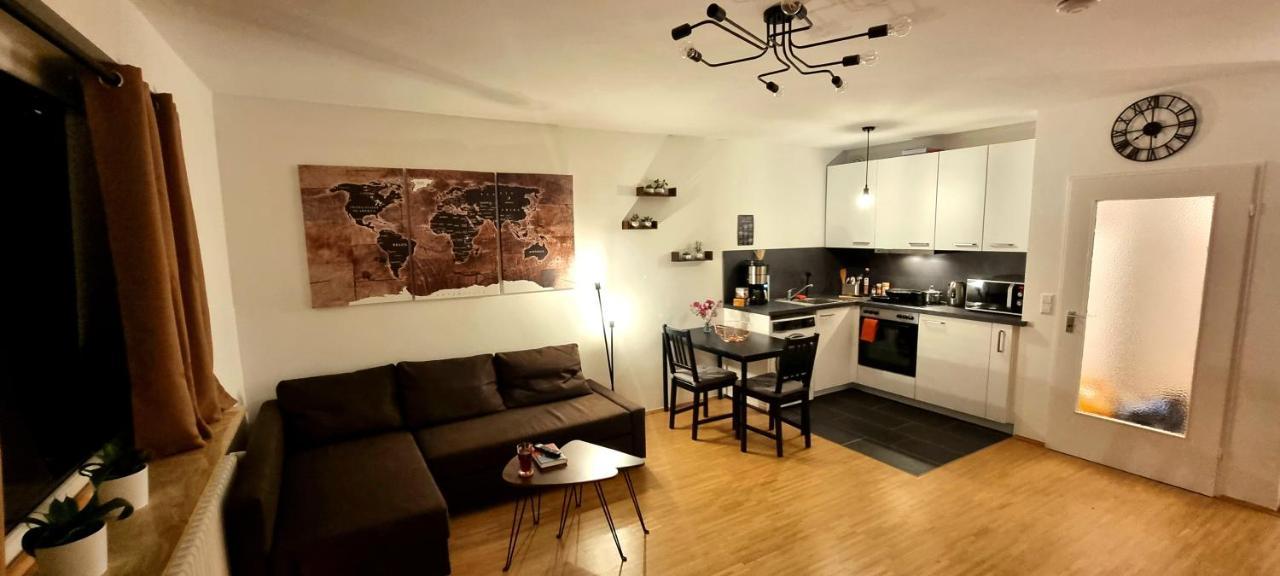 Business Apartment Mit Kuche Fur 1-3 +Netflx+5G Wlan Nahe Der Mhh Im Industrial Design Hanovre Extérieur photo